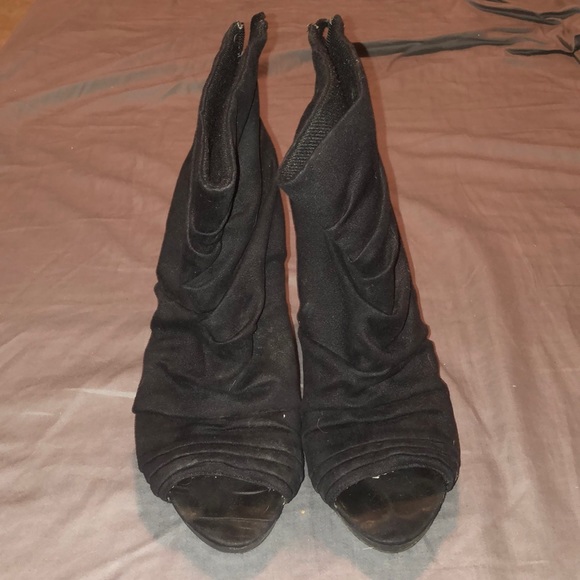 Heels - Picture 2 of 3